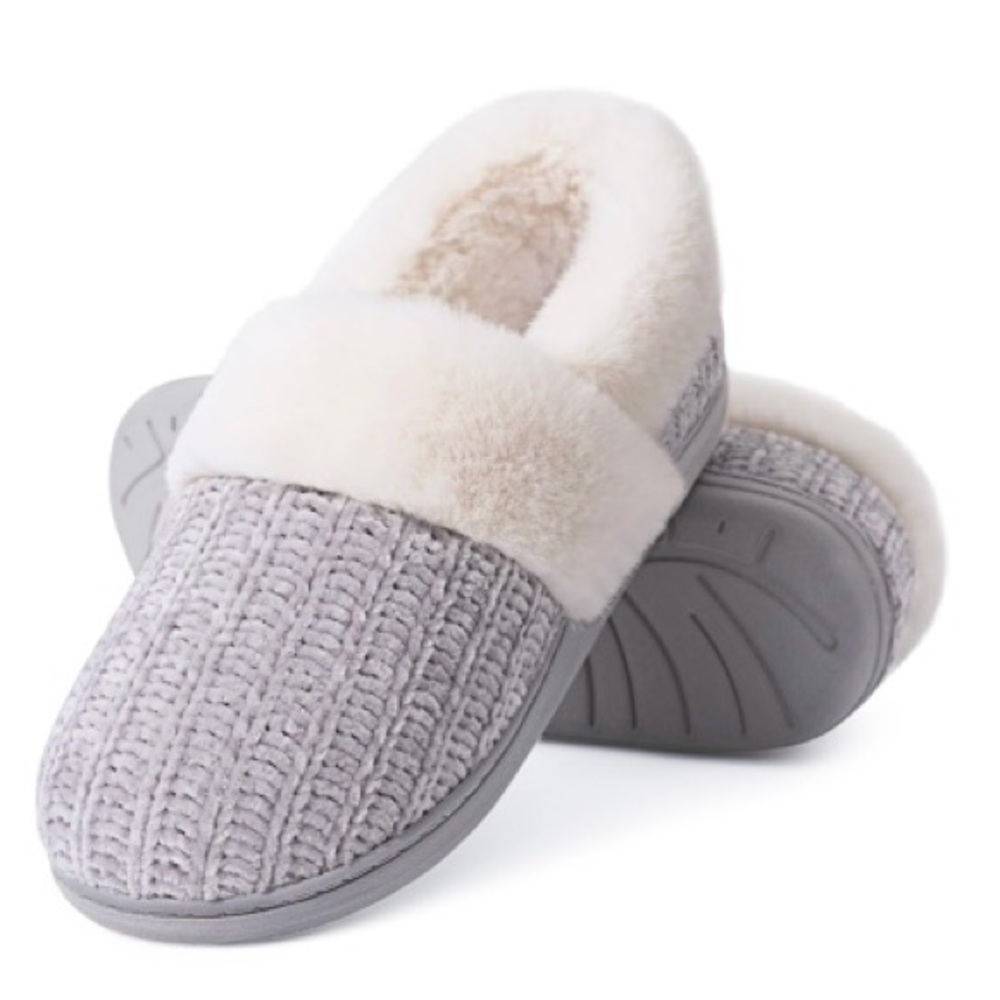 Cozy Gray and Cream Slippers with Non-Slip Sole